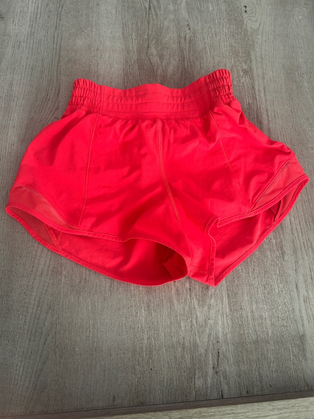 lululemon athletica Bright red Hotty Hot 4”
